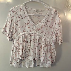 Hippie Rose (Macy’s) empire waist/flare sleeve top | White | Size large